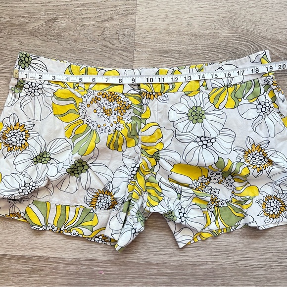 Mossimo Retro Yellow & Green Floral Print Stretchy Shorts, Size 16 - Picture 6 of 9